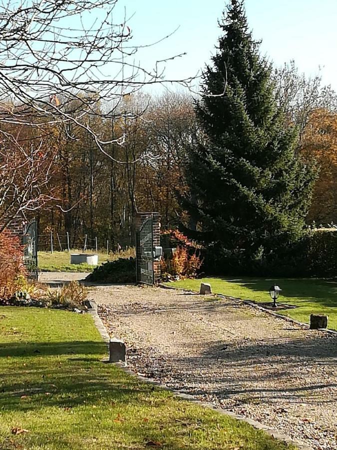 Les Gites Les Trois Chemins Pavilly Exterior photo